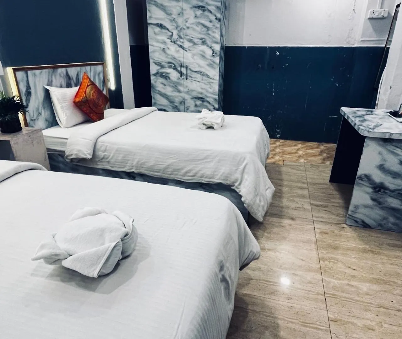 Vibe N Joy Guest House Bed & Breakfast