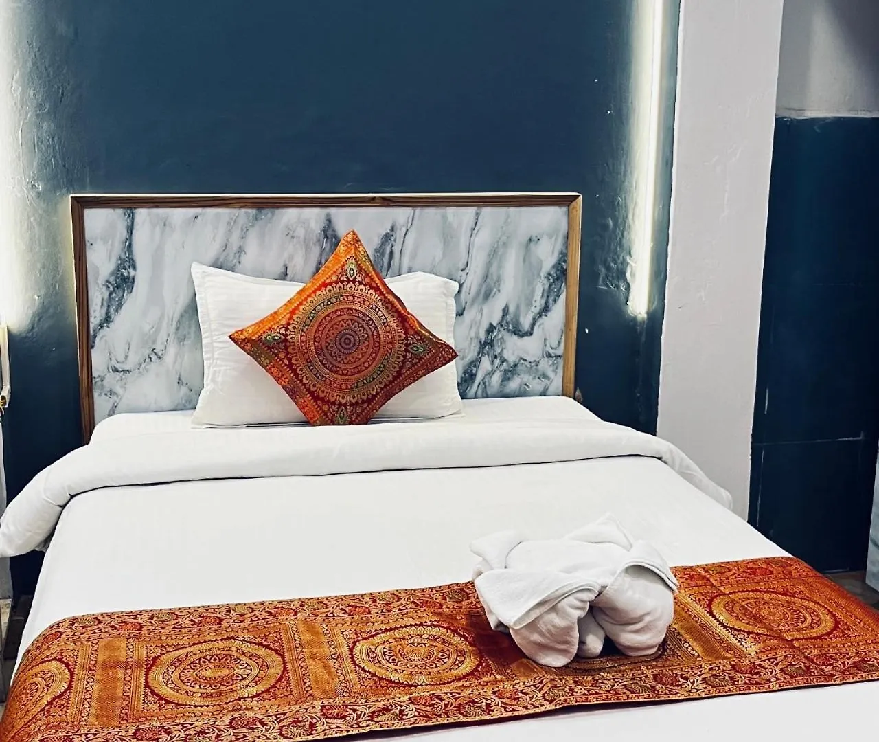 Vibe N Joy Guest House India