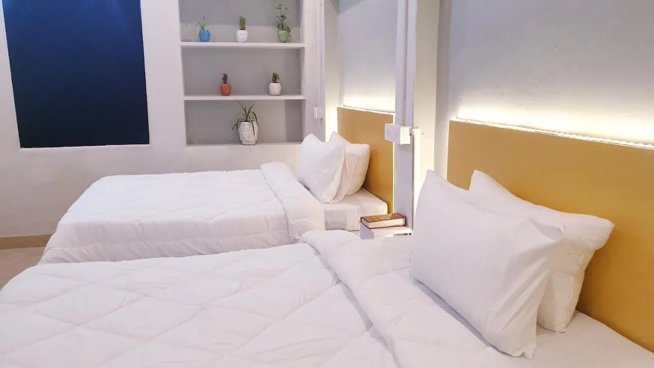 Bed and breakfast Vibe N Joy Guest House