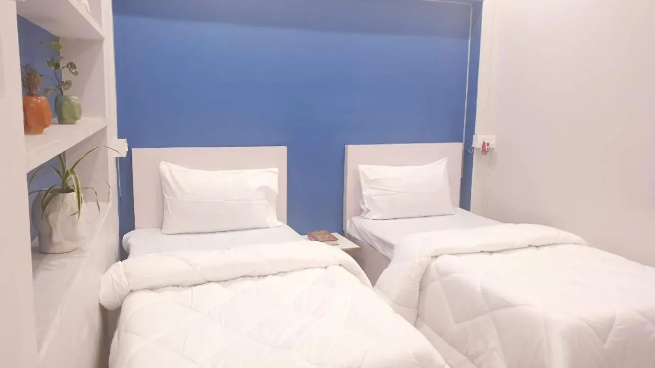 Vibe N Joy Guest House 3*, Varanasi